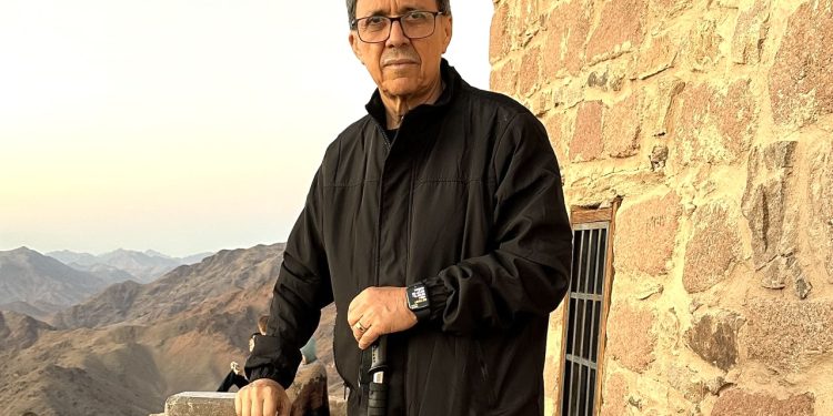 Aos 64 anos, pastor cearense é o primeiro líder do Estado a subir ‘Monte Sinai’ em percurso completo