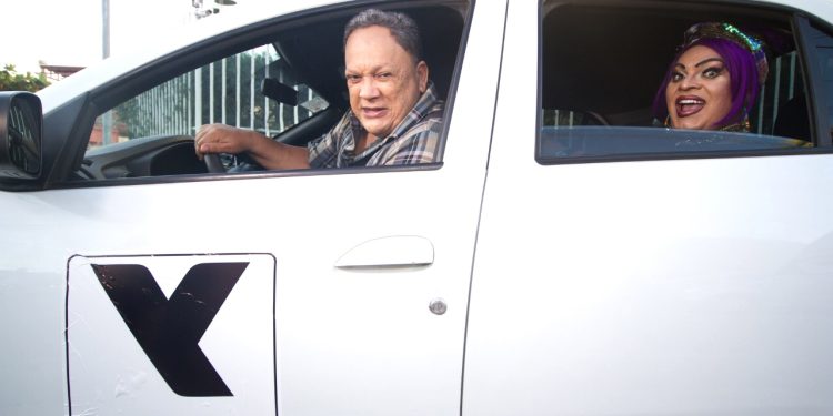 Aplicativo de transporte cearense visa quebrar oligopólio da Uber e 99 em Fortaleza