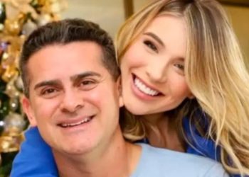 Empresas contratadas pela gestão David Almeida já pagaram mais de meio milhão para noiva do prefeito