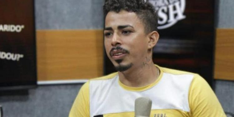 Juiz manda blogueiro apagar fake news postadas contra Alberto Neto