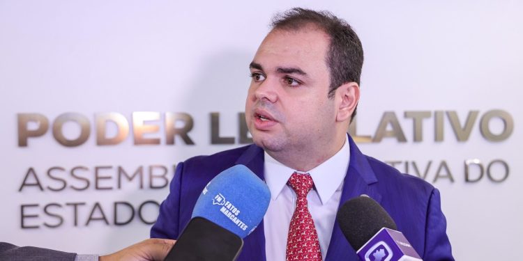 Roberto Cidade solicita implementação de medidas, de sua autoria, que buscam amenizar danos à população durante inverno amazônico