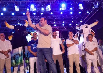 Em Parintins, presidente Roberto Cidade fala da expectativa de incremento na economia regional com o Festival Folclórico 2025 e vistoria obras do Prosai