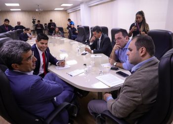 Em reunião liderada pelo presidente Roberto Cidade, superintendente do DNIT faz esclarecimentos sobre o andamento de obras em todo o Amazonas