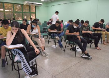 Pré-vestibular da UEA: AprovENS divulga inscrições para 76 vagas remanescentes