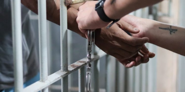 Operação Lírio: Polícia Civil prende dupla envolvida em roubo qualificado e sequestro de empresário em Manaus