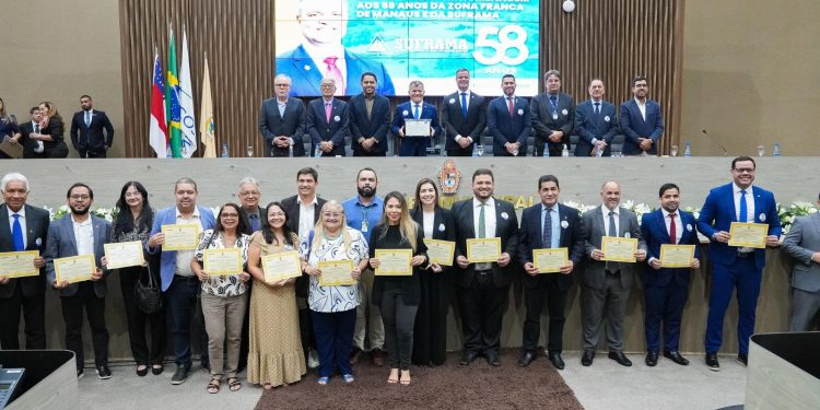 CMM homenageia Suframa pelos 58 anos de atuação na Amazônia
