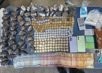 Polícia prende mulher em flagrante por tráfico de drogas majorado pela participação de adolescentes no AM