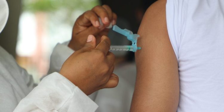 Vacinação contra gripe alcança 61,5% de cobertura no Amazonas