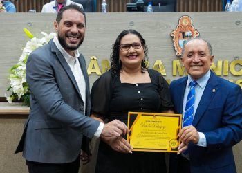 Professor Samuel celebra o Dia do Pedagogo com homenagem na Câmara Municipal de Manaus