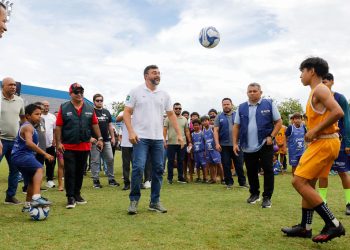 Governador Wilson Lima entrega Estádio Carlos Zamith revitalizado com nova iluminação e melhorias na estrutura