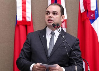 Deputado Roberto Cidade destaca Lei de sua autoria que incentiva o ingresso de mães solo no mercado de trabalho