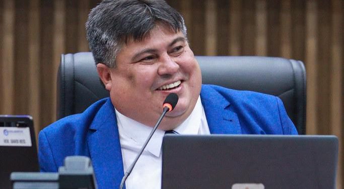 Recomposição salarial de servidores da Prefeitura de Manaus avança na CMM