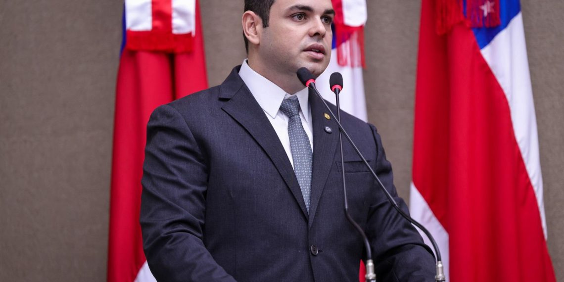 Roberto Cidade propõe PL que garante prioridade à aquisição de produtos da pesca artesanal por restaurantes da UEA