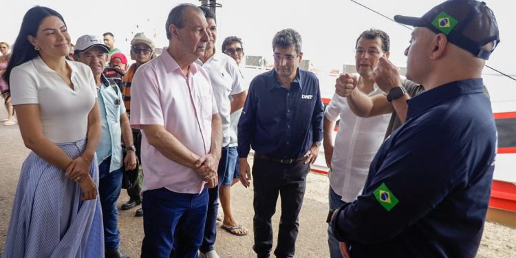 Senador Omar Aziz destaca avanços em Parintins durante agenda de inaugurações e visitas técnicas