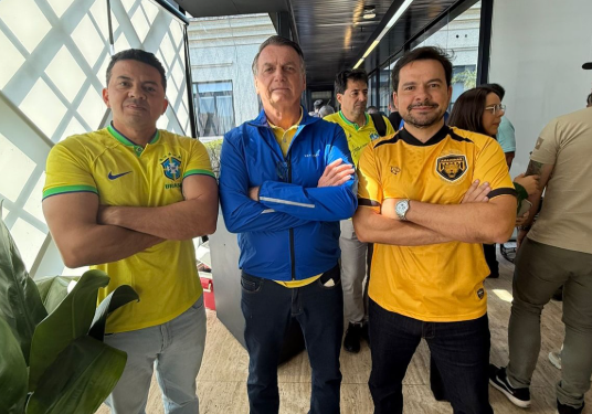 Deputado Capitão Alberto Neto participa de manifestação ao lado de Jair Bolsonaro em São Paulo