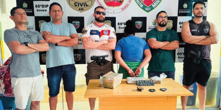 PC-AM prende mulher em flagrante por receber caixa com drogas enviada do Acre para Envira
