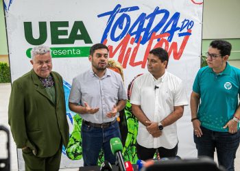 Parintins 2025: UEA estreia no festival com programa exaltando as tradições azul e vermelho