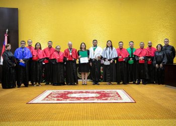 Reconhecimento à excelência acadêmica: UEA concede título de Doutor Honoris Causa ao jurista espanhol Ricardo Alonso García