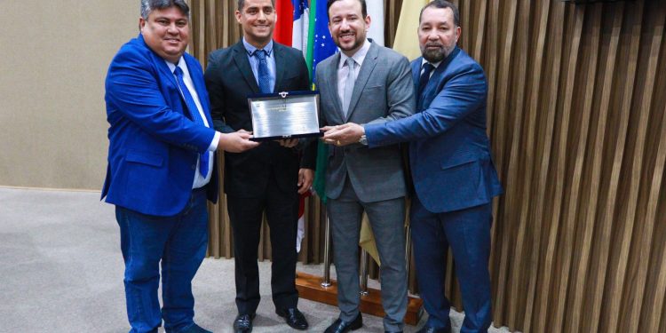 CMM presta homenagem à Secretaria de Habitação pelos avanços em moradia e regularização fundiária