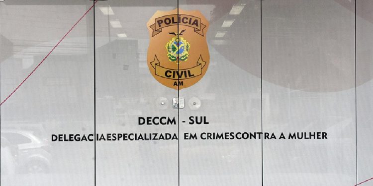 Homem é preso após enviar mais de 100 mensagens para ex e perseguiu mulher em Manaus