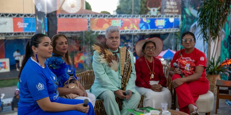 Festival de Parintins 2025: “Toada do Milton” abre programação exaltando a cultura popular parintinense