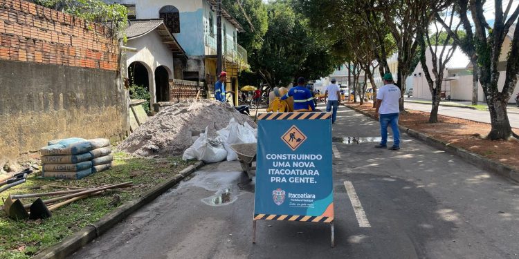 Infraestrutura avança em obras de revitalização e moderniza canteiro no Centro de Itacoatiara