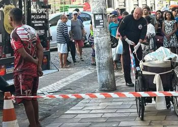 Homem que circulava com o corpo do pai idoso no Centro de Manaus é preso por ameaçar e injuriar a ex-namorada