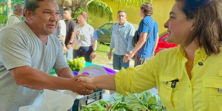 Em Rio Preto da Eva, Maria do Carmo ouve produtores rurais e participa de posse da nova diretoria do PL Municipal