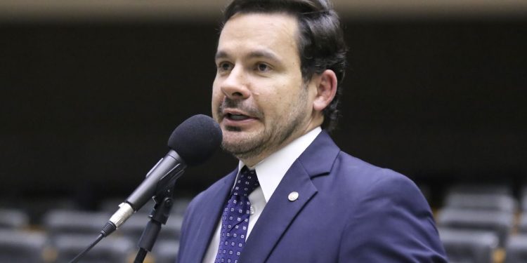 Capitão Alberto Neto aciona ministérios dos Direitos Humanos e Justiça sobre mecanismos de proteção integral de crianças e adolescentes contra todas as formas de violência