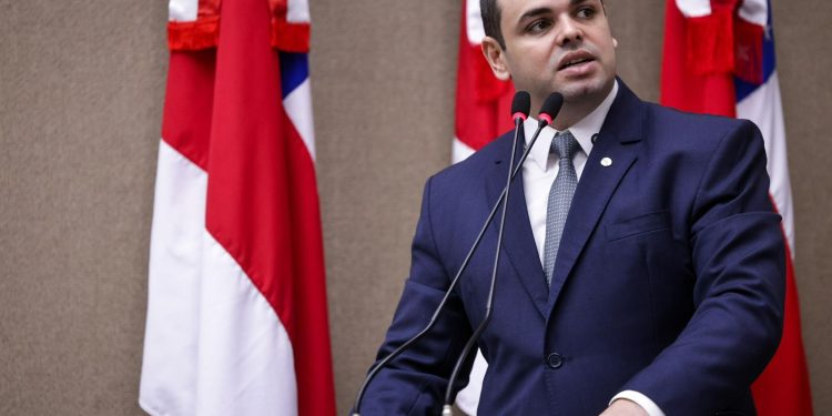 No Dia Nacional de Combate à Discriminação Racial, deputado Roberto Cidade destaca leis de sua autoria em defesa da igualdade