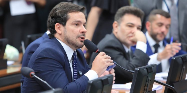 PEC da Insegurança: deputado afirma que proposta fortalece o crime e ignora a realidade das ruas