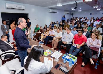 Senador Omar reúne secretários de saúde de todo o Amazonas para construir soluções duradouras para o sistema público