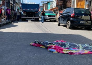 Criança de 6 anos morre em acidente com caminhão em Manaus