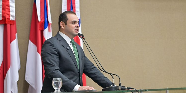 Deputado Roberto Cidade reforça leis de sua autoria que apoiam o comércio e o empreendedorismo