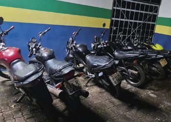 Polícia deflagra operação e apreende sete motocicletas com restrição de roubo, furto e sinais de adulteração em Manacapuru