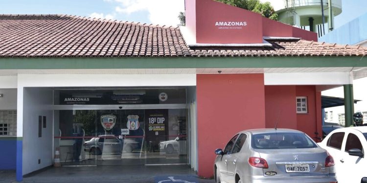 PC prende homem condenado a mais de oito anos de prisão por roubo em ônibus intermunicipal em Manaus