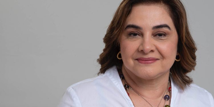 ‘Igual massa de pão, quanto mais batem mais cresço’: Maria do Carmo comenta ataques e manda recado para ‘velha política’