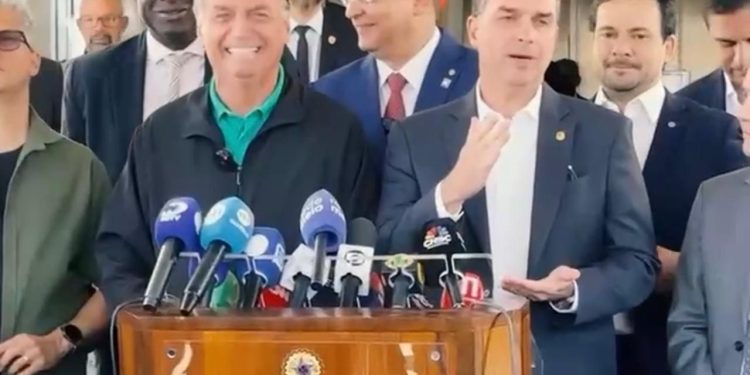 Bolsonaro reafirma Capitão Alberto Neto para o Senado no Amazonas