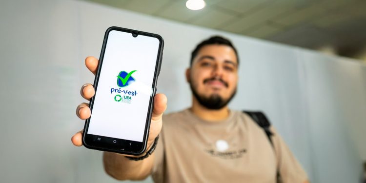 Pré-Vest UEA promove 2º aulão com transmissão ao vivo e temas focados no Vestibular e SIS