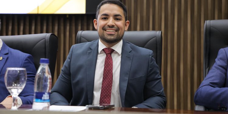 Câmara Municipal de Manaus debate projeto que garante matrícula de pessoas com deficiência em escolas particulares