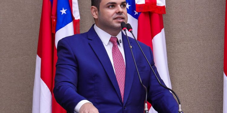 Presidente Roberto Cidade anuncia data de lançamento do edital do concurso público da Aleam