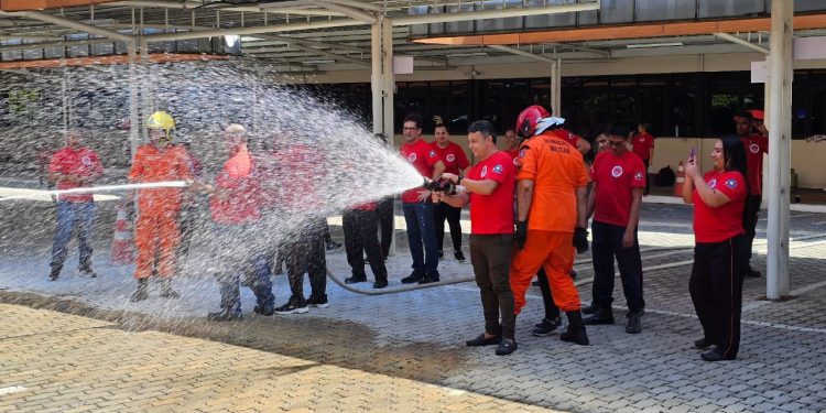 Câmara Municipal de Manaus realiza curso de brigadistas para servidores da Casa