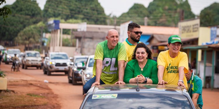 Maria do Carmo começa ‘Reaja, Brasil’ em Apuí; ela também participa do ato em Manaus