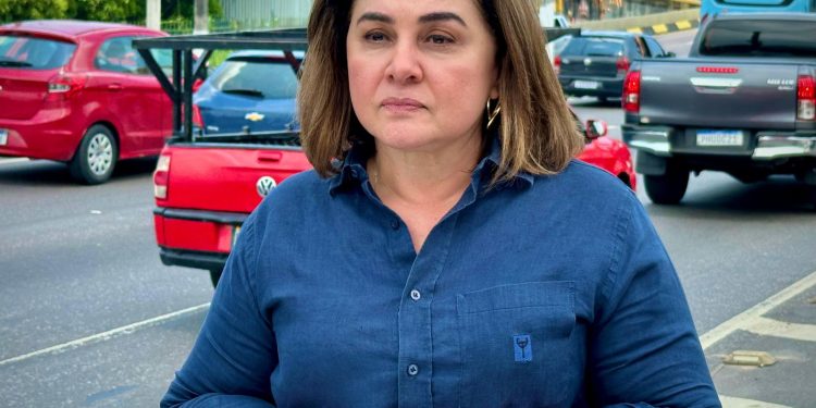 Maria do Carmo vai às ruas e fala de soluções ao trânsito de Manaus; ‘reflexo da má gestão’