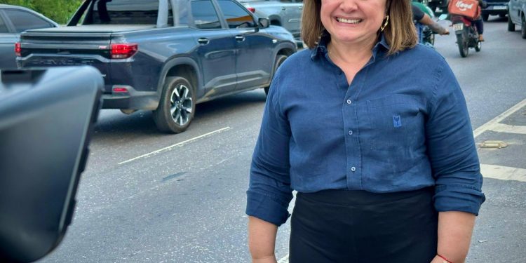 Viralizou: vídeo da Professora Maria do Carmo sobre trânsito de Manaus alcança quase 100 mil visualizações em 24 horas e repercute entre manauaras