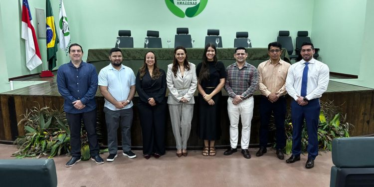 Residência em Cardiologia da UEA promove simpósio sobre emergências cardiovasculares