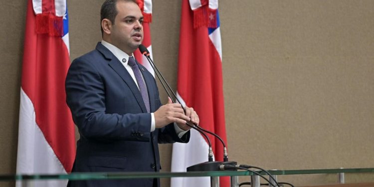 No Dia Mundial da Saúde Mental, deputado Roberto Cidade reforça leis de sua autoria que ampliam o acesso ao cuidado psicossocial