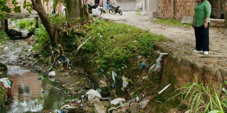 Professora Maria do Carmo retrata problemas graves de Manaus: ‘cidade suja, mal cuidada’