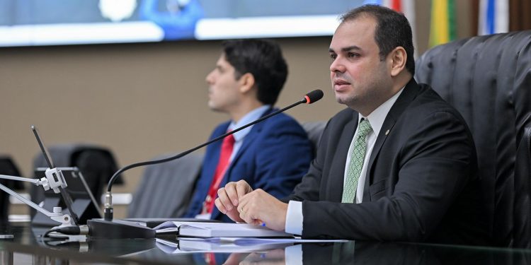 Proposta de Roberto Cidade reserva 30% de vagas em conselhos de administração e sociedades de economia mista para mulheres