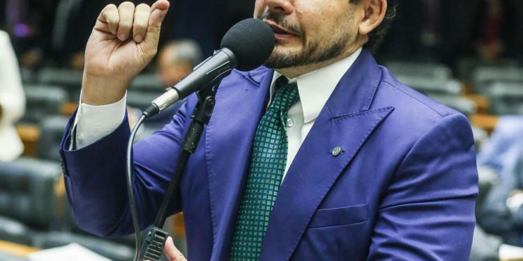 Deputado Capitão Alberto Neto denuncia ao TCU possível irregularidade em empréstimo de R$ 20 bilhões para socorrer os Correios